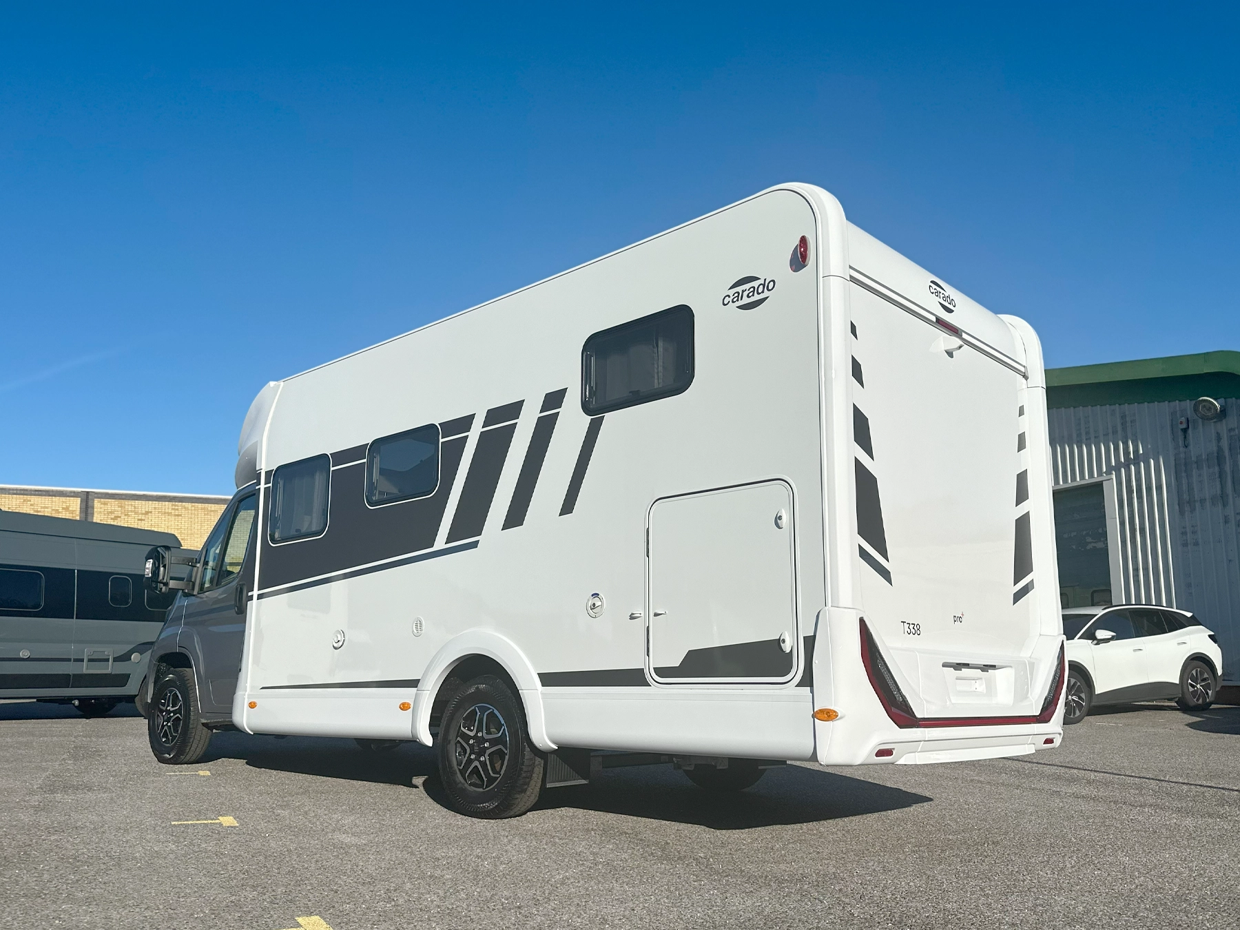 Carado T338 Pro Motorhome 7102 - Exterior Rear Left
