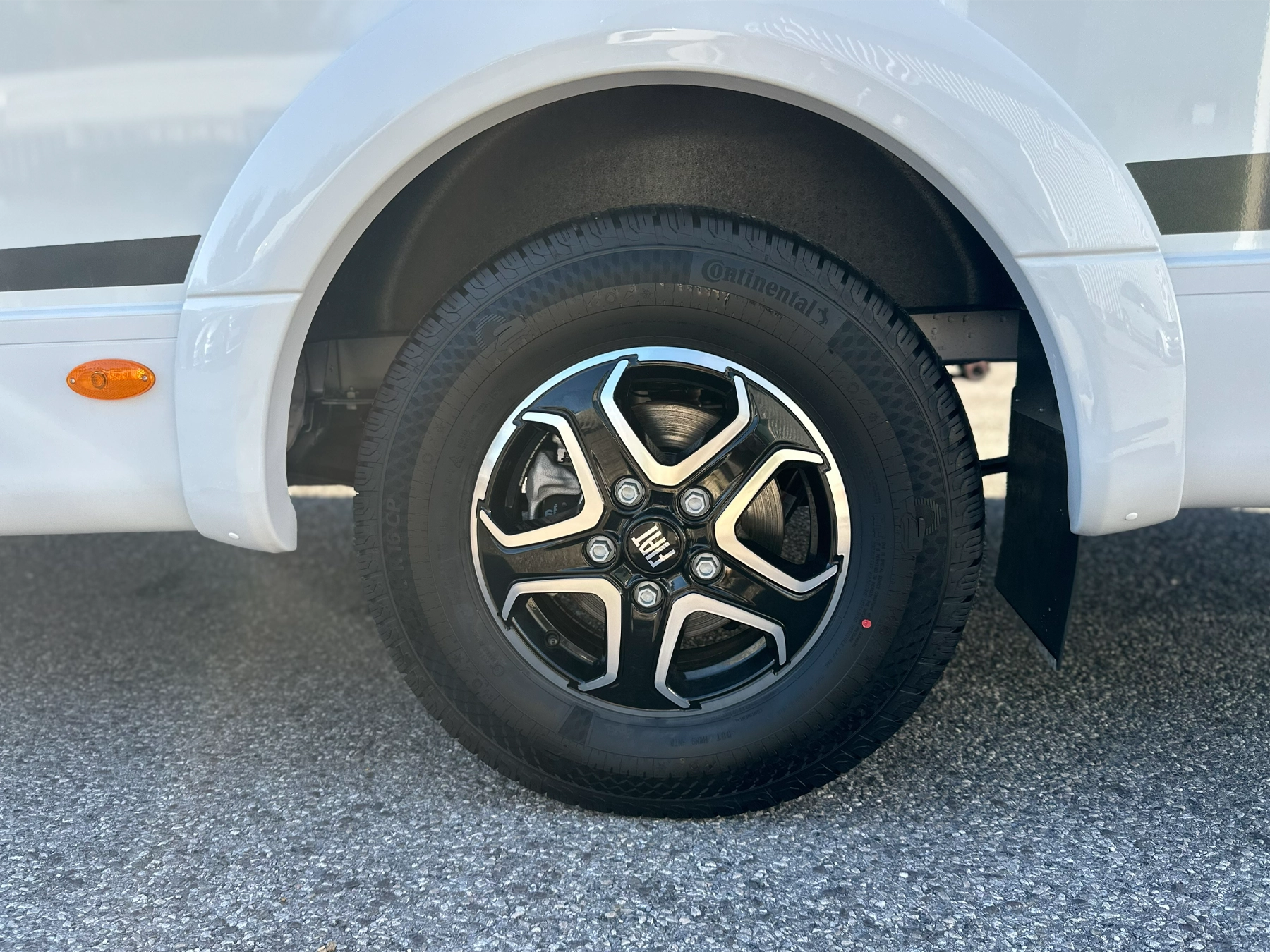 Carado T338 Pro Motorhome 7102 - Exterior Wheel