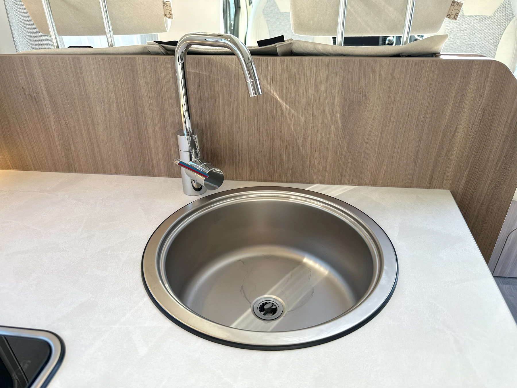 Carado T338 Pro Motorhome 7102 - Kitchen Van