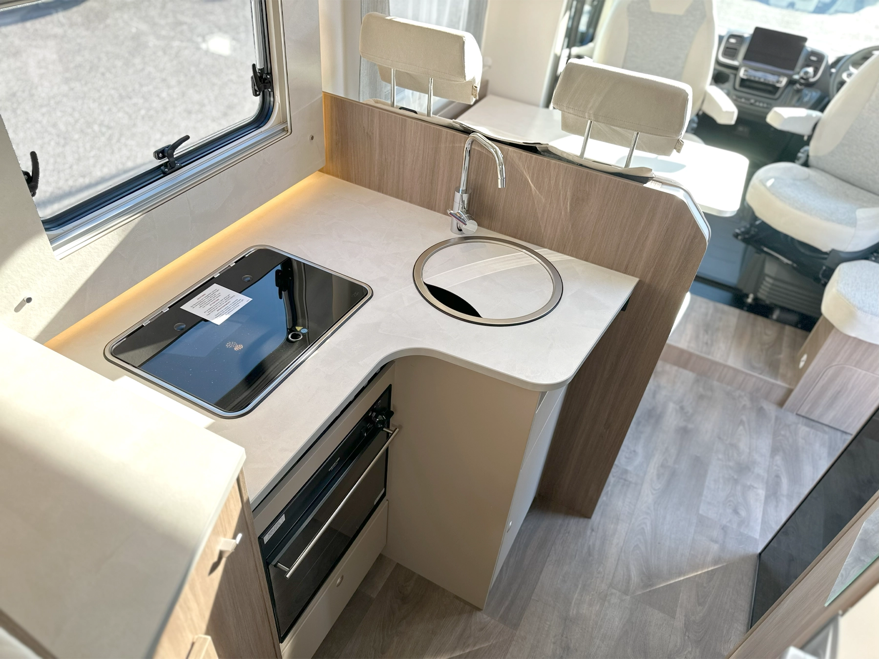 Carado T338 Pro Motorhome 7102 - Kitchen