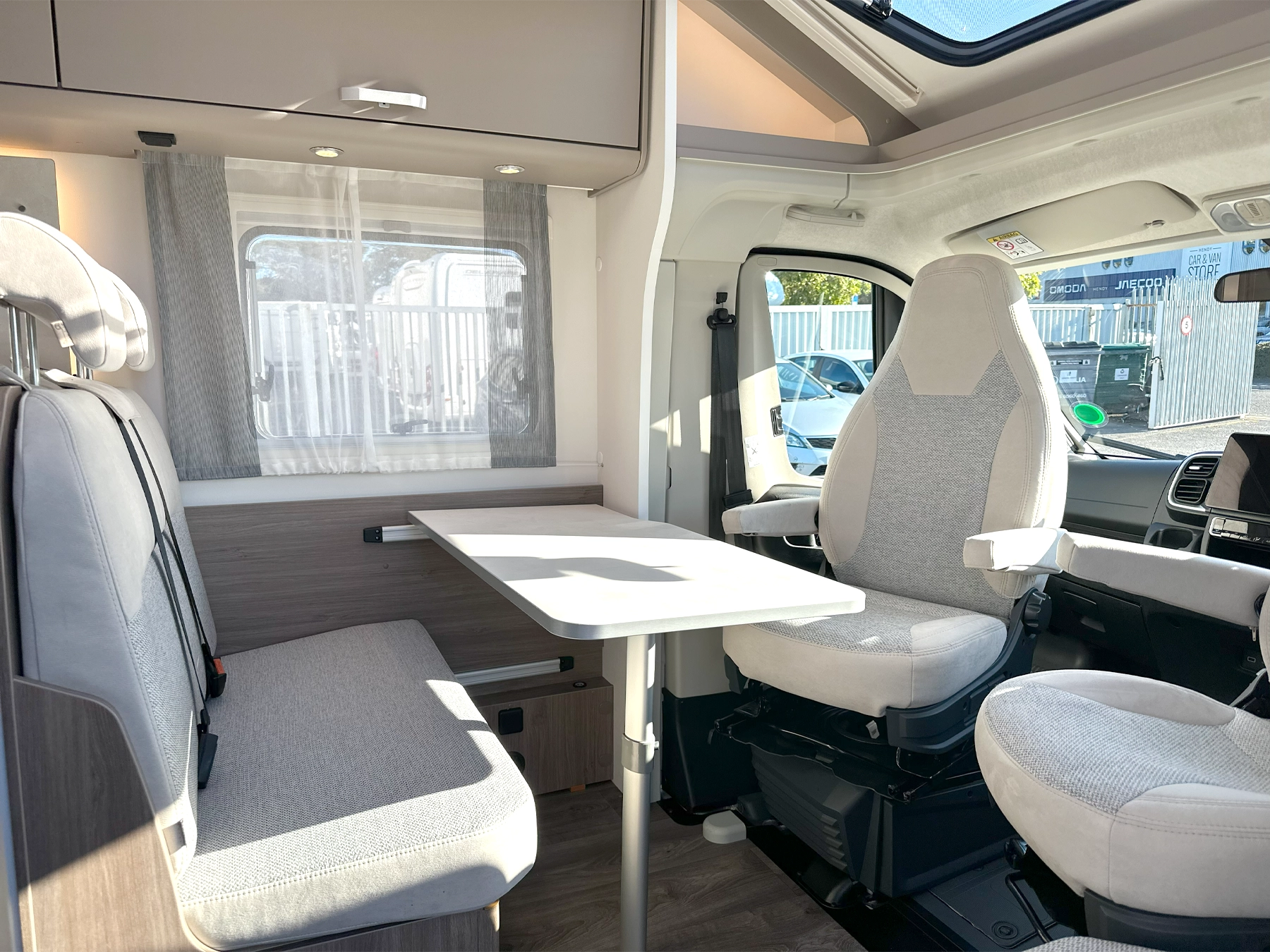 Carado T338 Pro Motorhome 7102 - Lounge