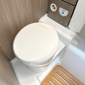 Carado T338 Pro Motorhome 7102 - Washroom Toilet