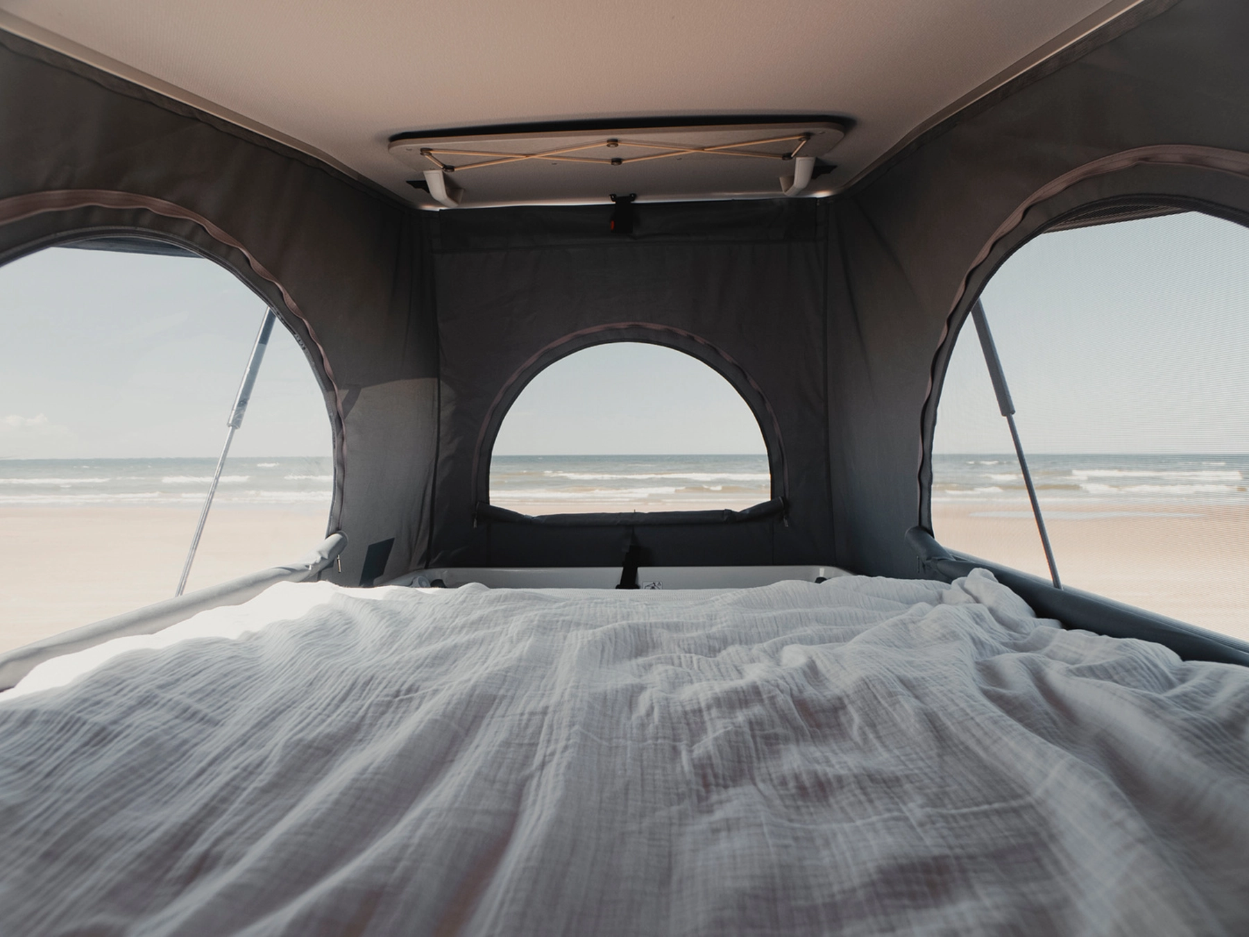 Hymer Grand Canyon S CrossOver Campervan - Pop Top Bed