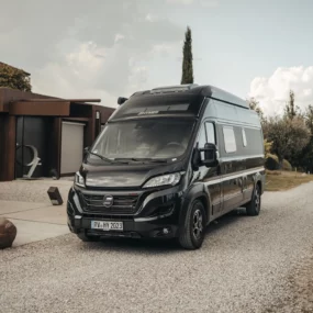 Hymer Grand Canyon Campervan - Exterior Lifestyle Driveway