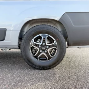 Carado CV600 Pro Pop-Top Tyre