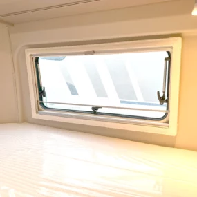 Carado CV600 Campervan 7120 - Bed Window