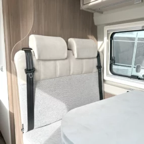 Carado CV600 Campervan 7120 - Lounge Travel Seats