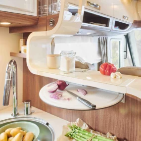 Carthago Chic E-line I 50 LE Edition Motorhome 10256 - Kitchen