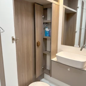Carado T447 Pro + Bathroom Cupboard
