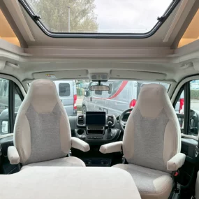 Carado T447 Pro + Drivers Cab Skylight