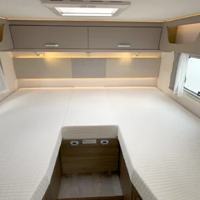Carado T447 Pro + Twin Single Rear Bed