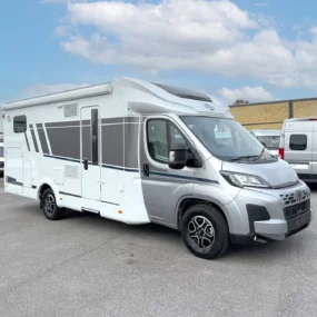 Carado T447 Pro Plus Motorhome 7114 - Exterior Front Right