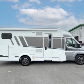Carado T447 Pro Plus Motorhome 7114 - Exterior Right