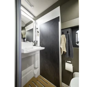 Hymer Grand Canyon S 700 Campervan - Bathroom