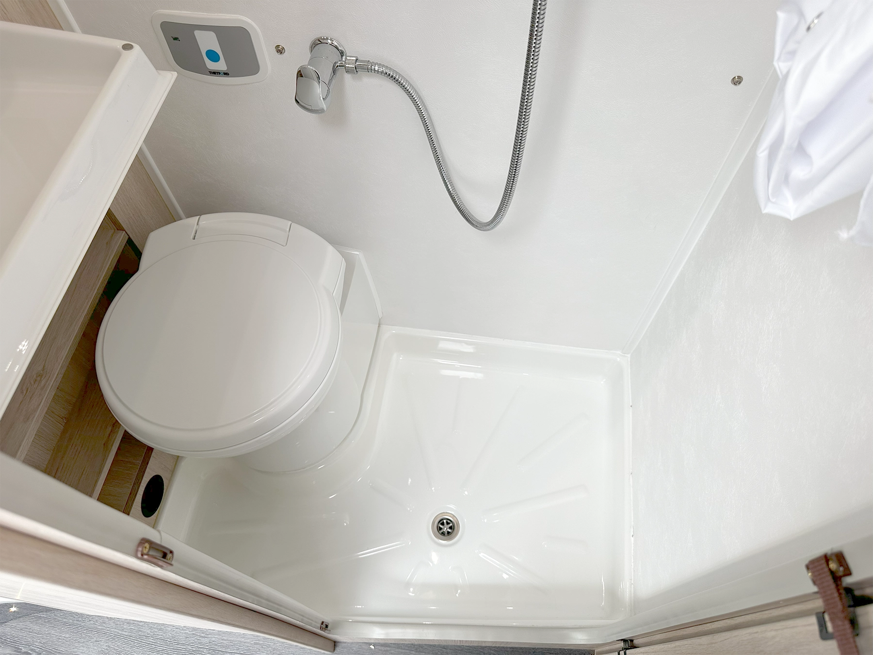 Benimar Benivan 120 Campervan Bathroom