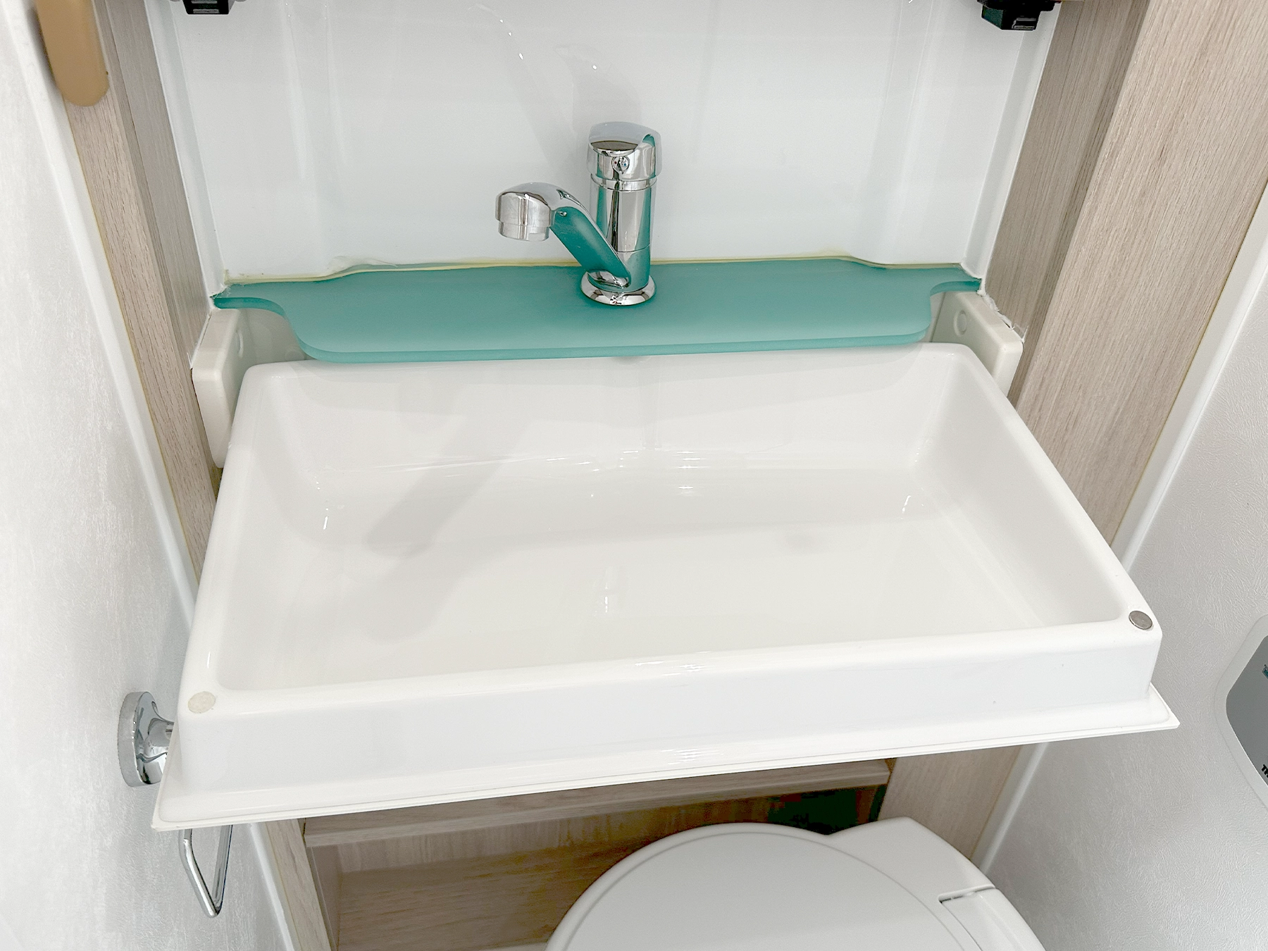 Benimar Benivan 120 Campervan Bathroom Sink