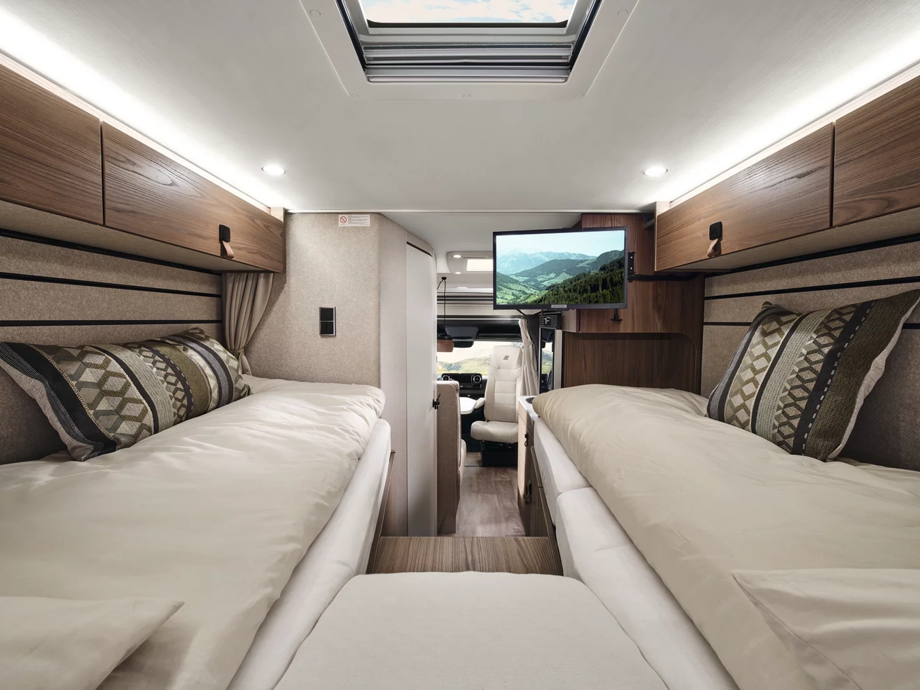 Hymer ML-T 570 Motorhome - Interior View