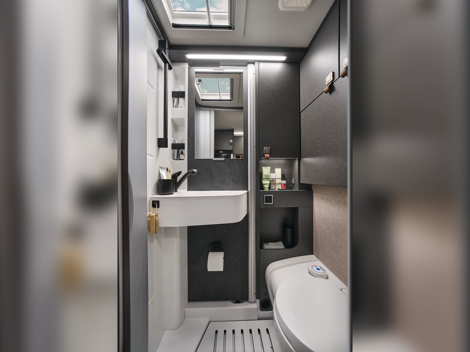 Hymer ML-T 570 Motorhome - Washroom