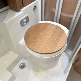 Carthago C-Compactline I 141 LE Bathroom Toilet