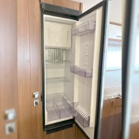 Carthago C-Compactline I 141 LE Dometic Fridge