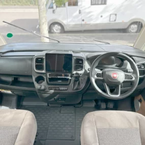 Carthago C-Compactline I 141 LE Drivers Cab