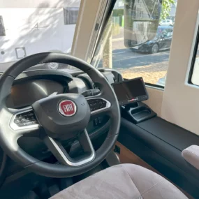 Carthago C-Compactline I 141 LE Steering Wheel & Navigation