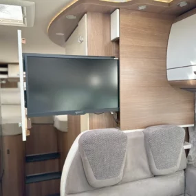 Carthago C-Compactline I 141 LE TV in Lounge