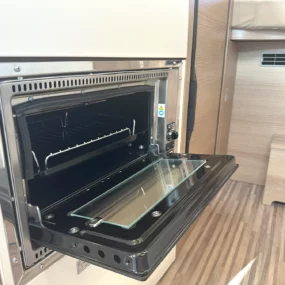 Malibu Diversity 600 DB K GT Skyview Pop Top Campervan 7912 - Kitchen Oven