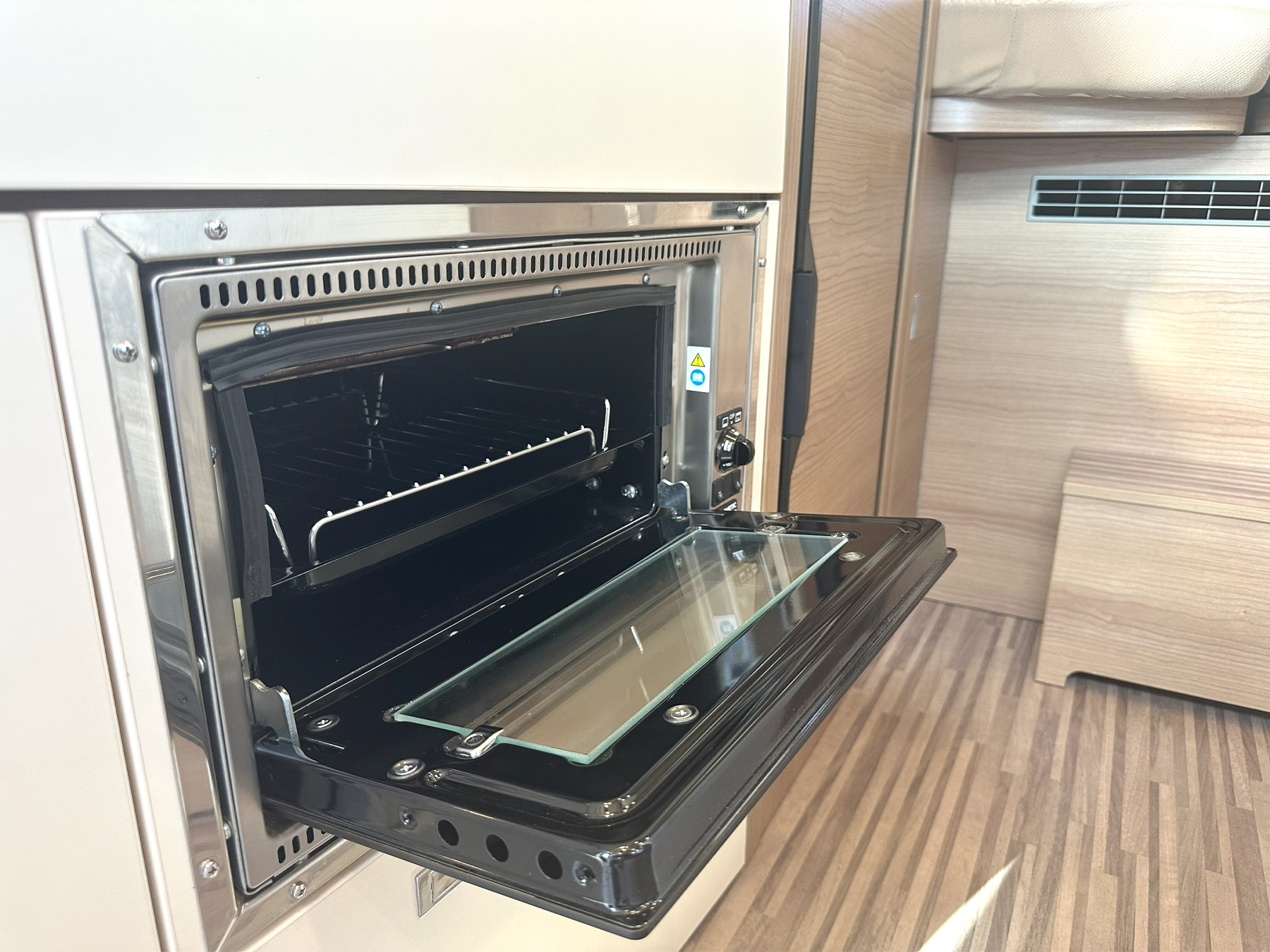 Malibu Diversity 600 DB K GT Skyview Pop Top Campervan 7912 - Kitchen Oven