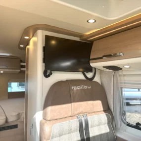 Malibu Diversity 600 DB K GT Skyview Pop Top Campervan 7912 - Lounge TV