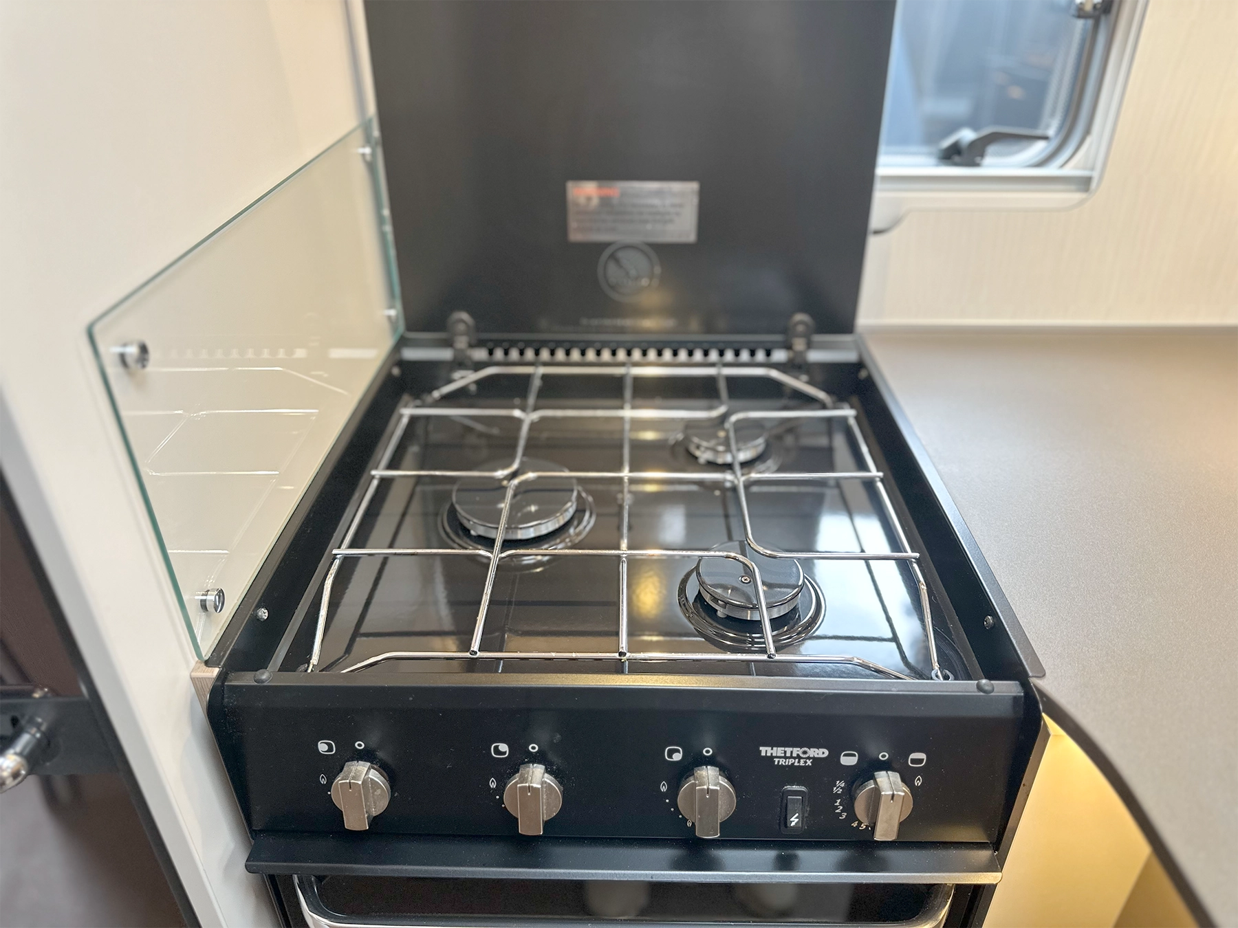 Burstner Lyseo TD 745 Harmony Line Motorhome 3 Gas Hob Burner