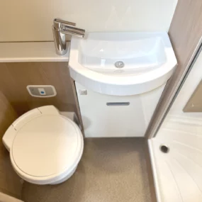 Burstner Lyseo TD 745 Harmony Line Motorhome Bathroom