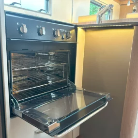 Burstner Lyseo TD 745 Harmony Line Motorhome Thetford Oven