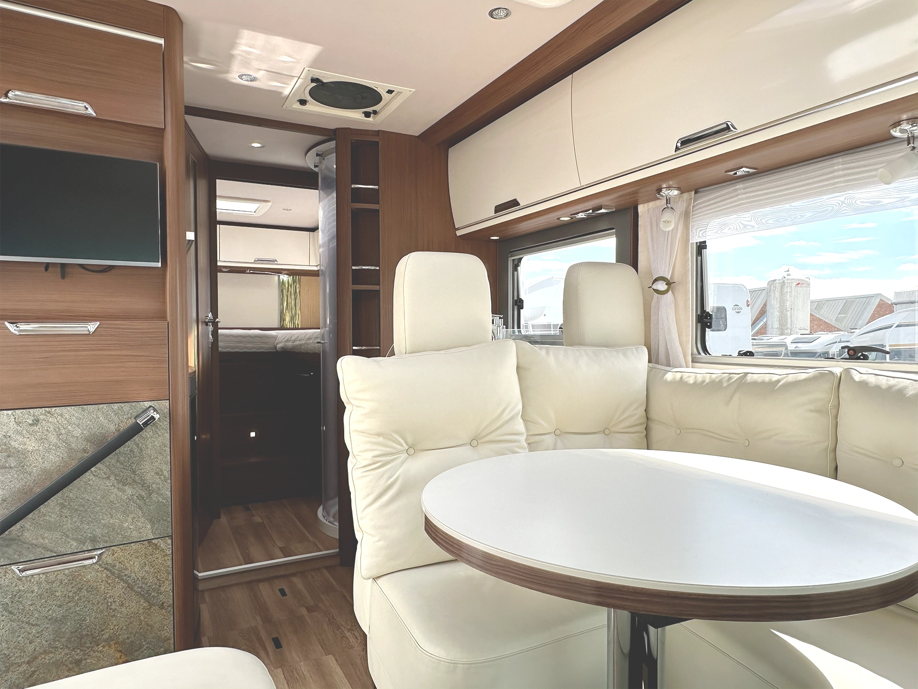 Niesmann Arto 77e Interior