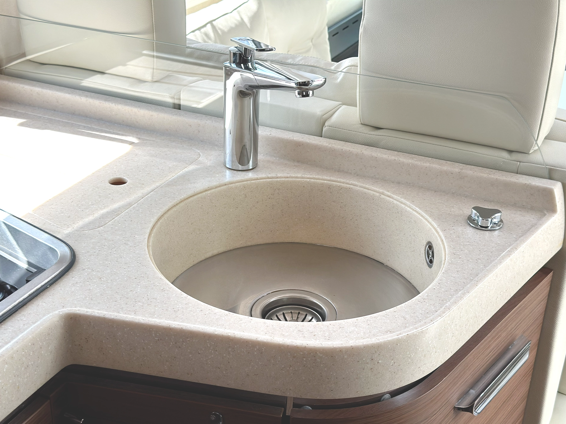 Niesmann Arto 77e Kitchen Sink