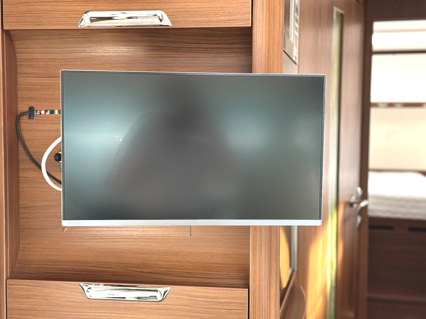 Niesmann Arto 77e TV