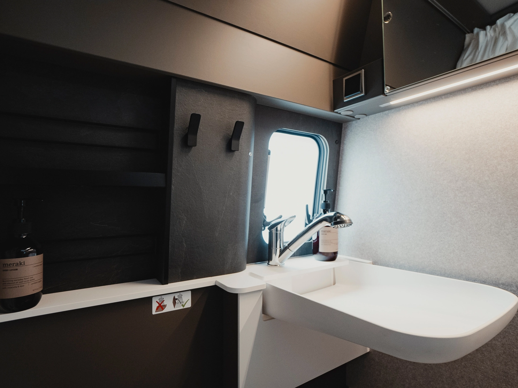 Hymer Grand Canyon S Crossover Campervan - Bathroom Sink