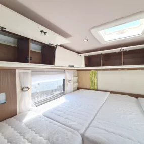 Niesman Arto 77e Used Motorhome 9389 - Bedroom Overhead Storage