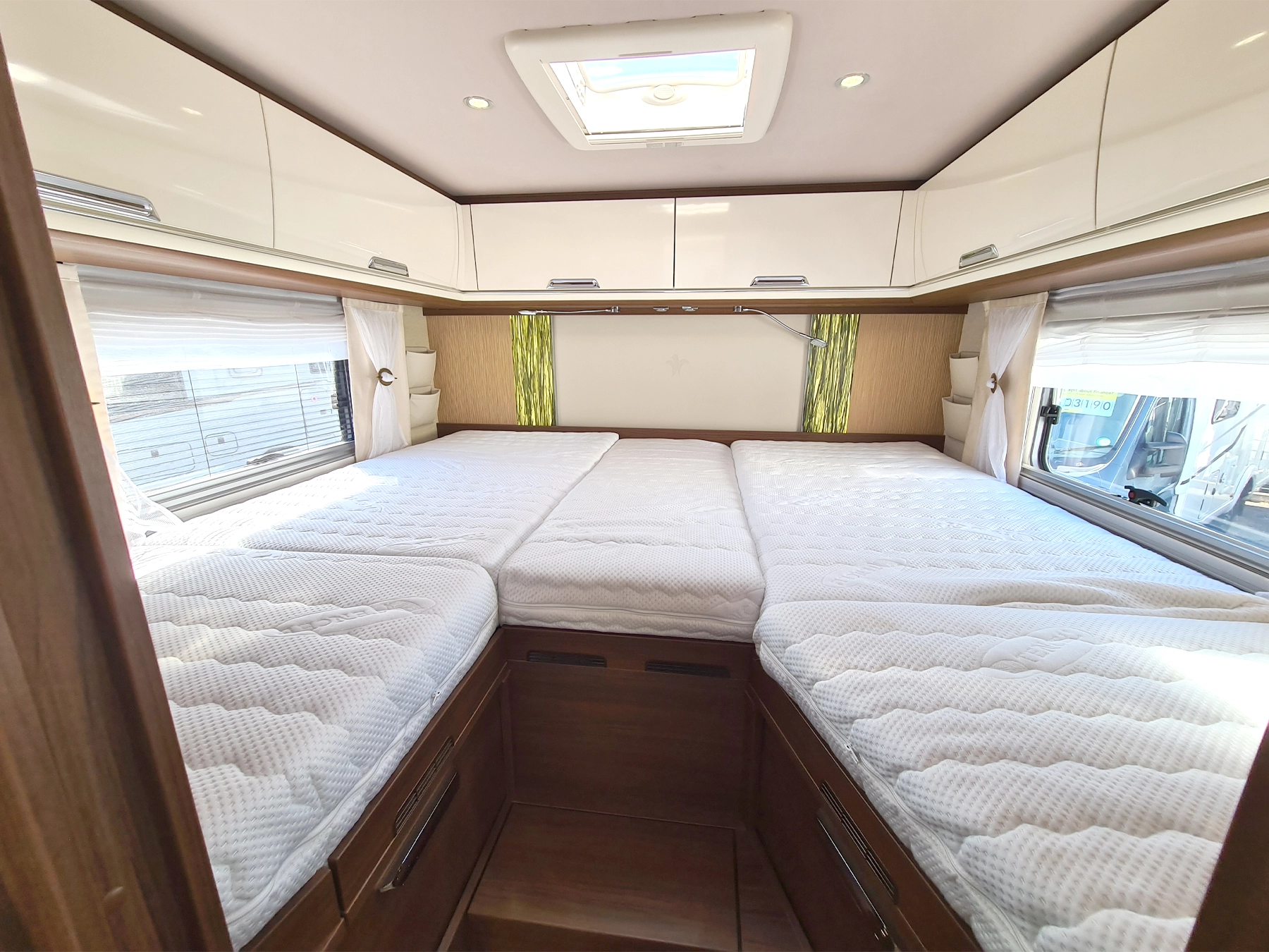 Niesman Arto 77e Used Motorhome 9389 - Bedroom