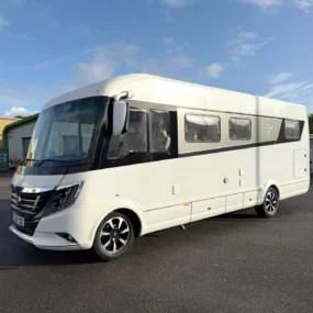Niesman Arto 77e Used Motorhome 9389 - Exterior Front Left