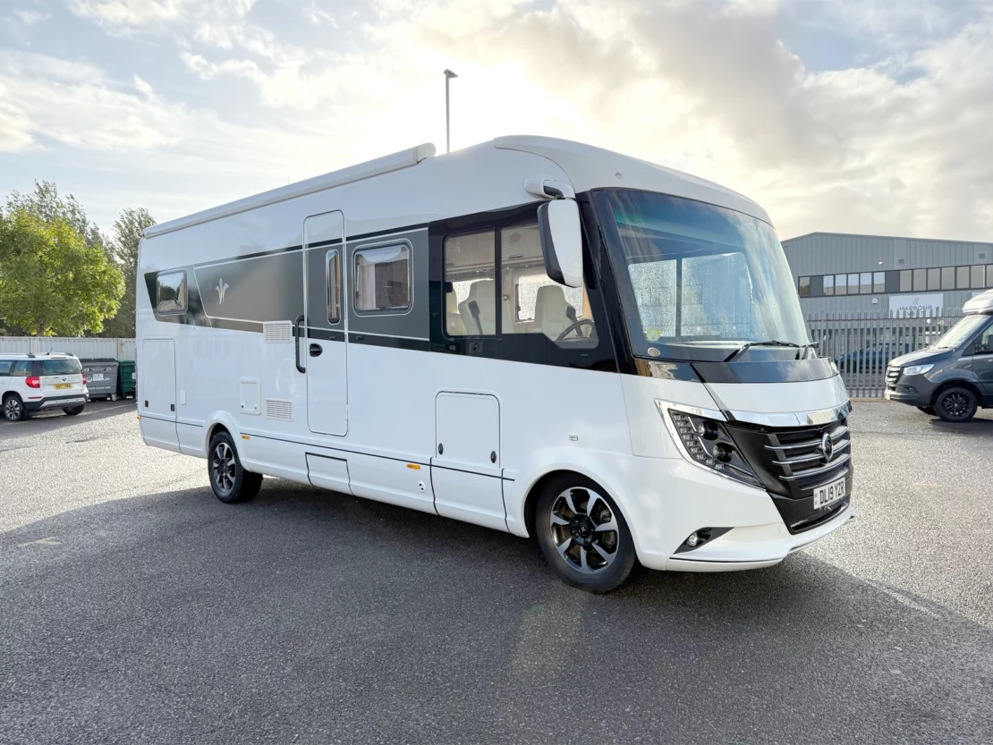 Niesman Arto 77e Used Motorhome 9389 - Exterior Front Right