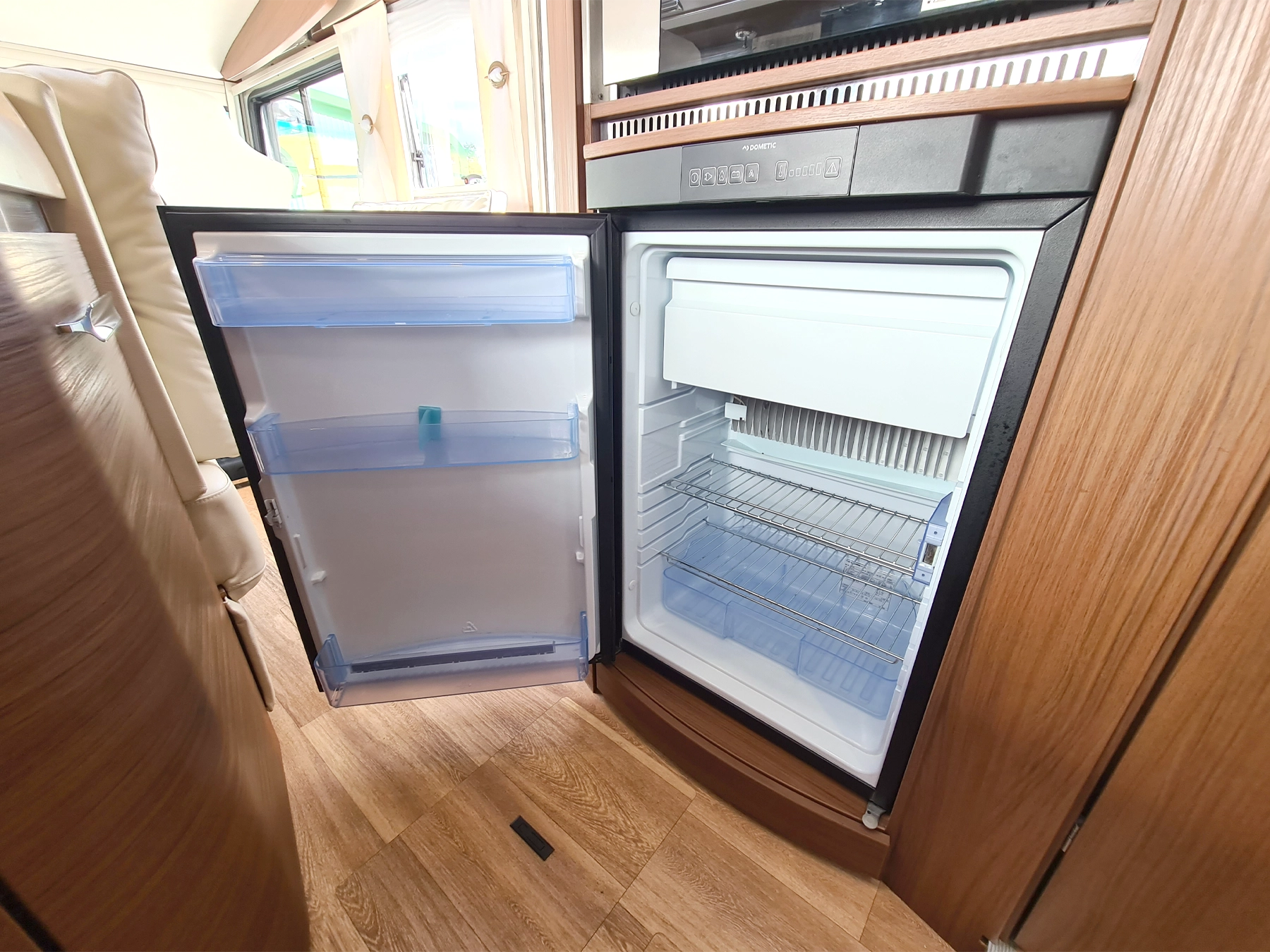 Niesman Arto 77e Used Motorhome 9389 - Kitchen Fridge Freezer Detail