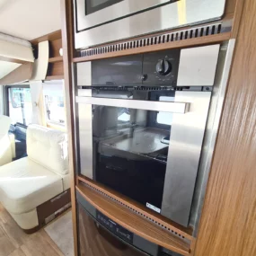 Niesman Arto 77e Used Motorhome 9389 - Kitchen Oven