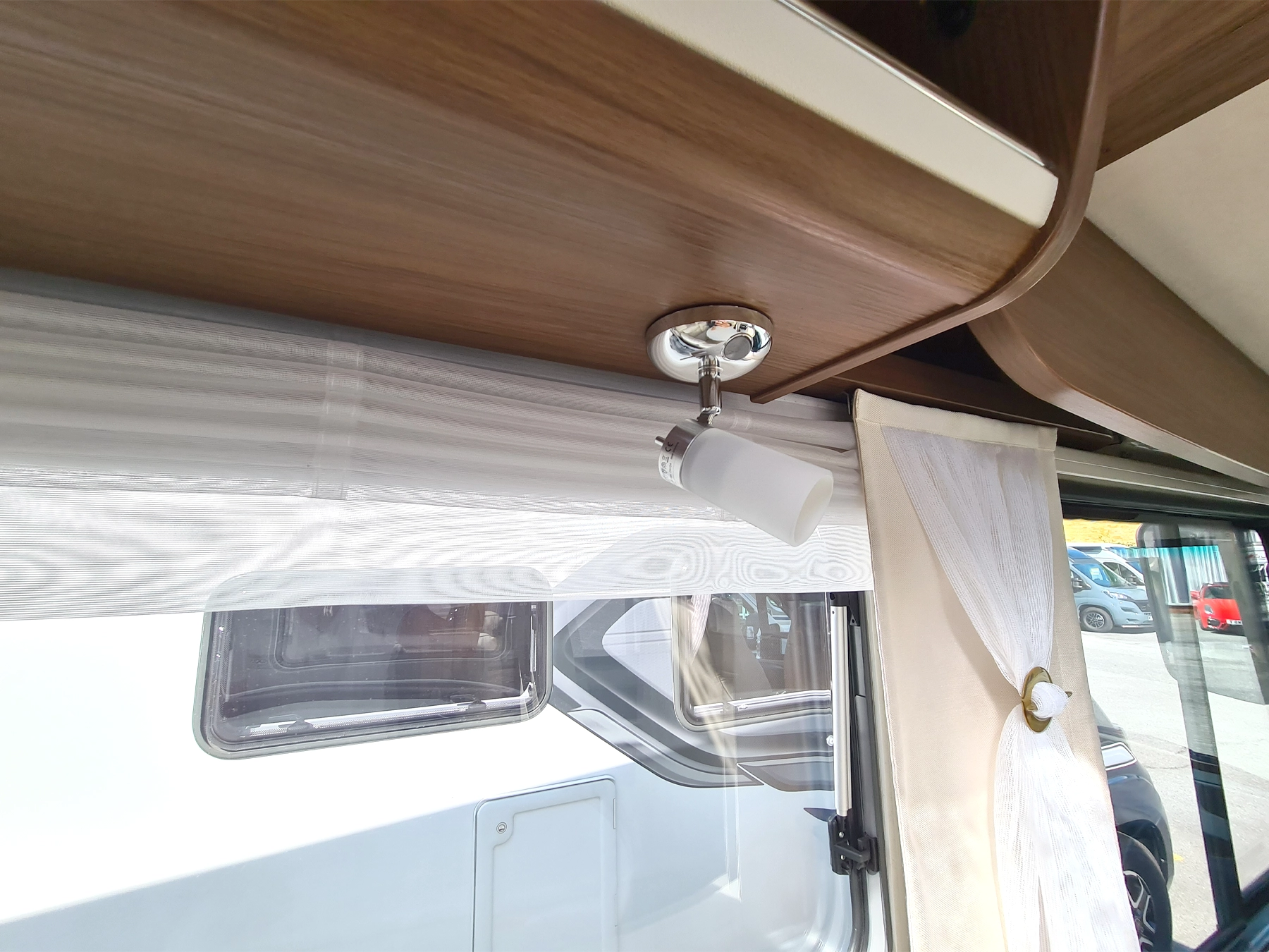 Niesman Arto 77e Used Motorhome 9389 - Lounge Reading Lights