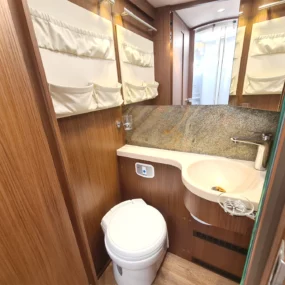 Niesman Arto 77e Used Motorhome 9389 - Washroom