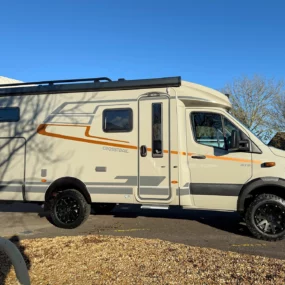 Hymer ML-T 580 Crosstrail 4x4 Exterior Left Side