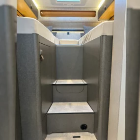 Hymer ML-T 580 Crosstrail 4x4 Step access to bed