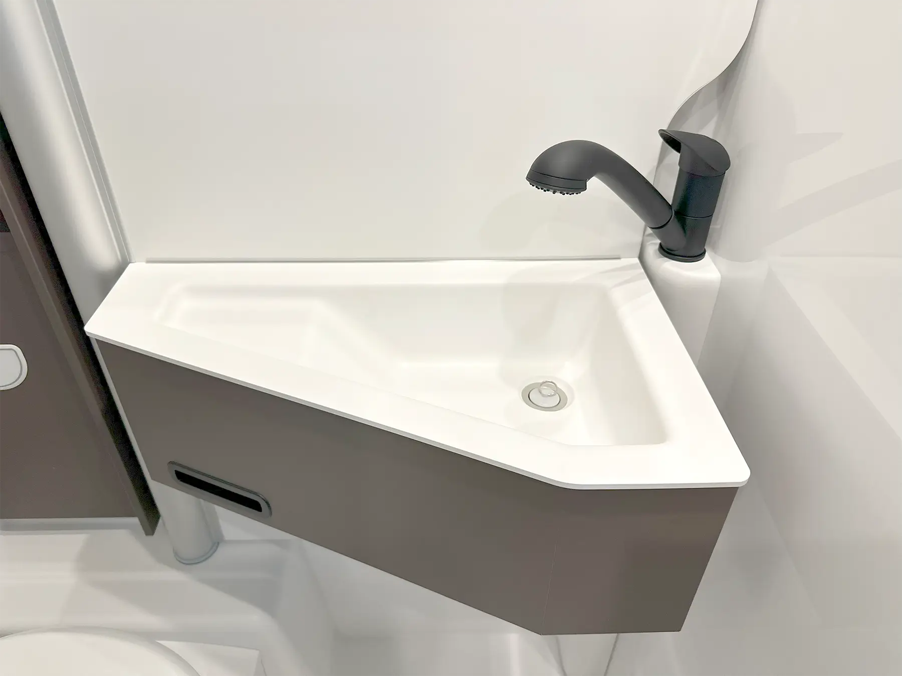 Burstner B66 600 C Pop-Top B66 Bathroom Sink