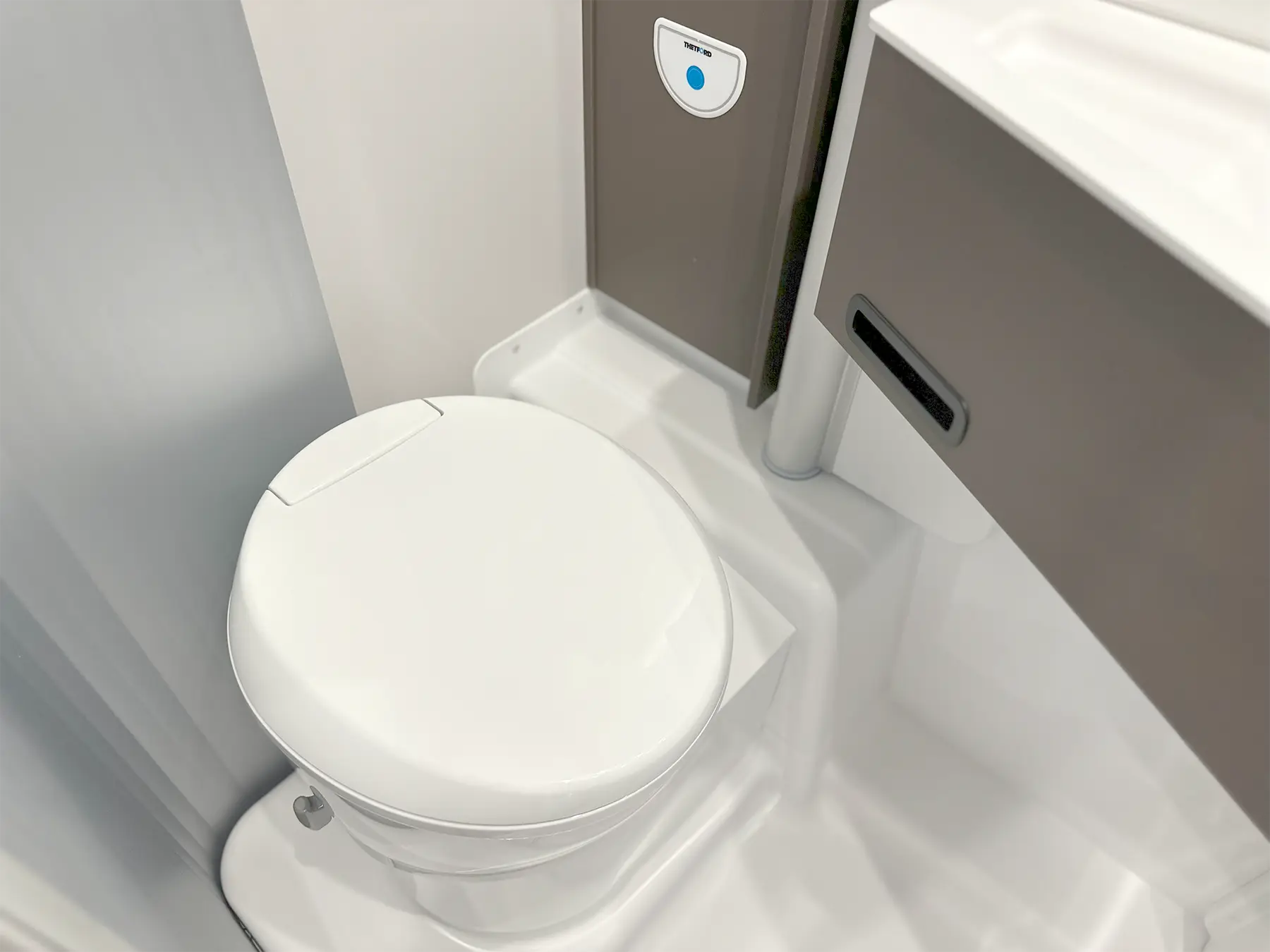 Burstner B66 600 C Pop-Top B66 Bathroom Toilet