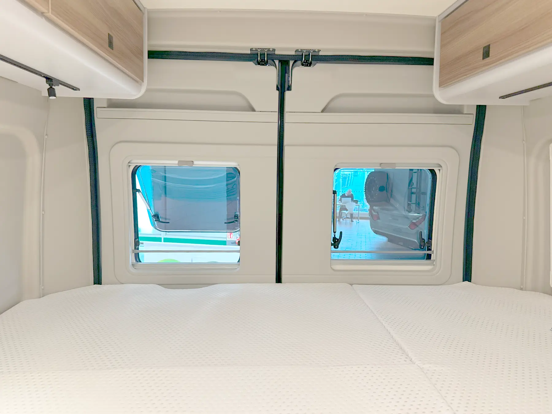 Burstner B66 600 C Pop-Top B66 Bedroom Windows